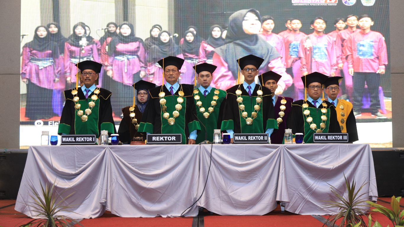 Foto Pimpinan Wisuda